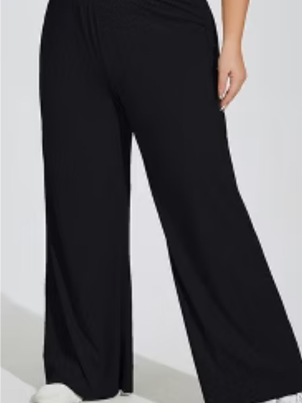 Elegant Black Wide-Leg Women’s Pants